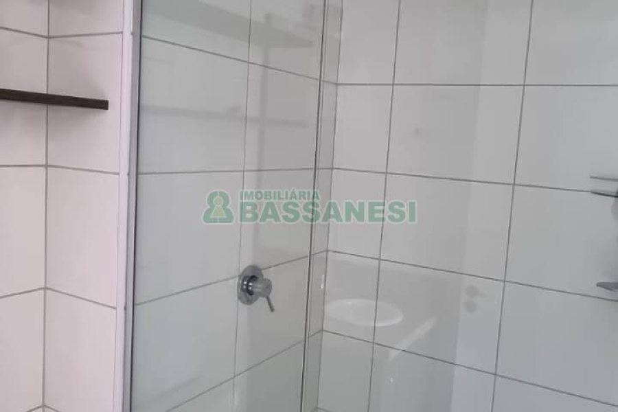 Apartamento com 77m², 3 dormitórios, 2 vagas, no bairro Pio X em Caxias do Sul para Comprar