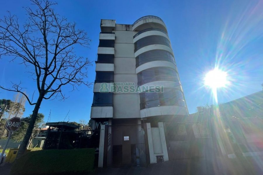 Apartamento com 130m², 2 dormitórios, 1 vaga, no bairro Saint Etienne em Caxias do Sul para Comprar