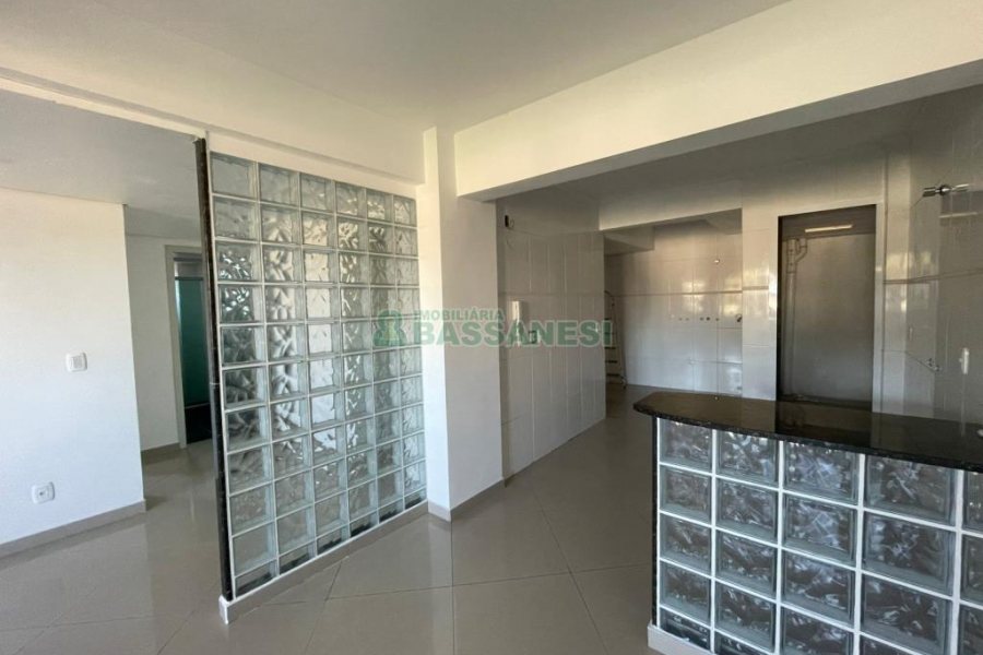 Apartamento com 130m², 2 dormitórios, 1 vaga, no bairro Saint Etienne em Caxias do Sul para Comprar