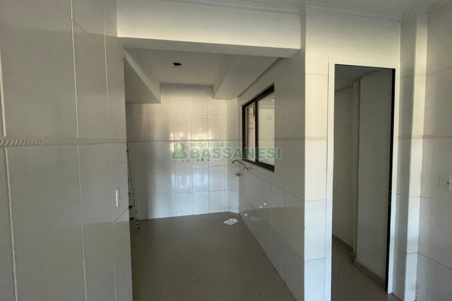 Apartamento com 130m², 2 dormitórios, 1 vaga, no bairro Saint Etienne em Caxias do Sul para Comprar
