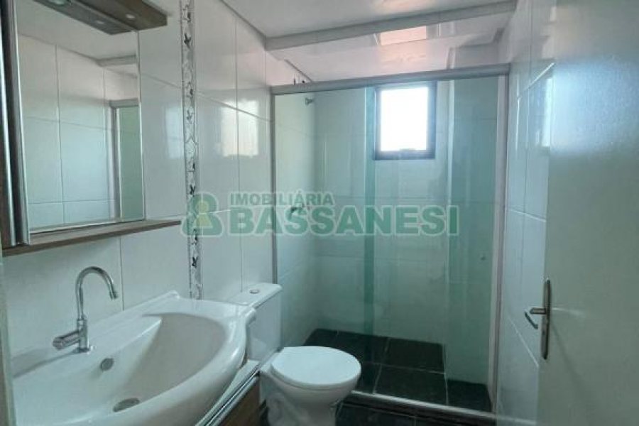 Apartamento com 130m², 2 dormitórios, 1 vaga, no bairro Saint Etienne em Caxias do Sul para Comprar