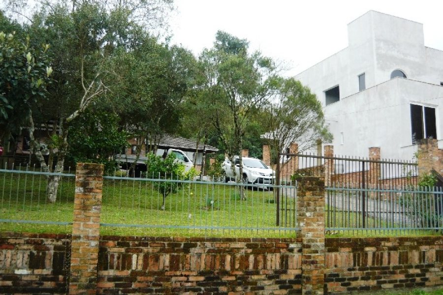 Chácara com 130m², 2 dormitórios, 2 vagas, no bairro Monte Bérico em Caxias do Sul para Comprar