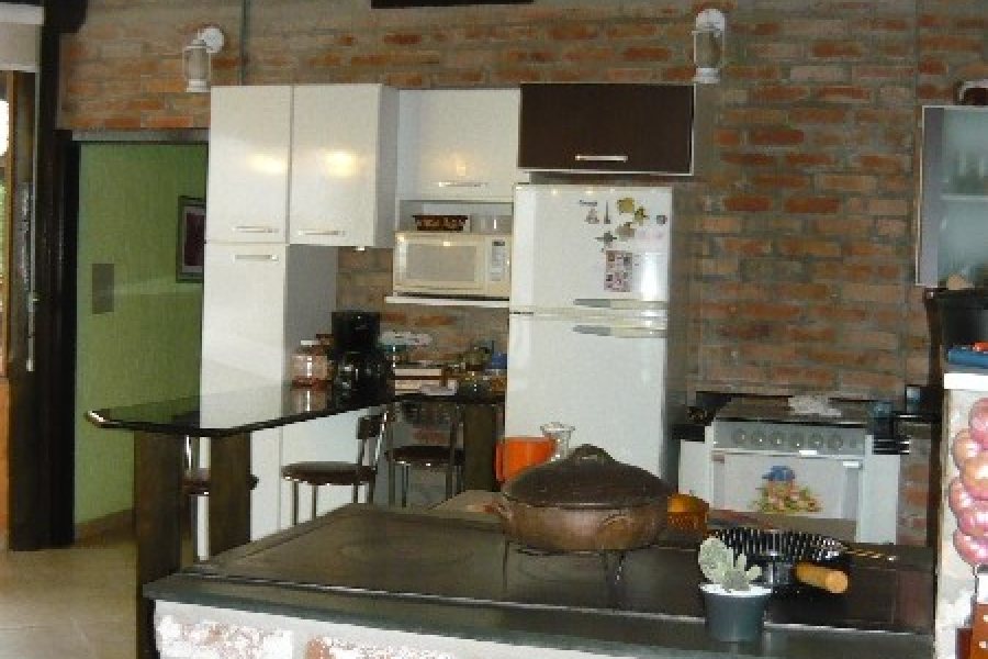 Chácara com 130m², 2 dormitórios, 2 vagas, no bairro Monte Bérico em Caxias do Sul para Comprar