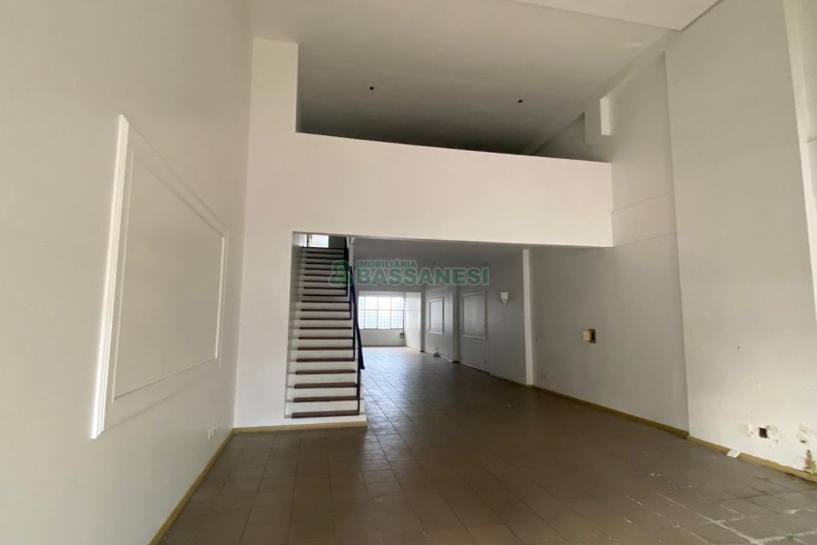 Loja com 465m², no bairro Centro em Caxias do Sul para Alugar