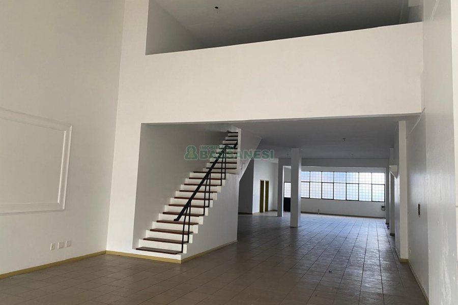 Loja com 465m², no bairro Centro em Caxias do Sul para Alugar