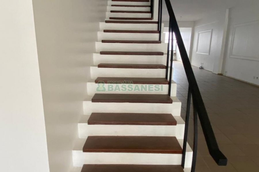 Loja com 465m², no bairro Centro em Caxias do Sul para Alugar