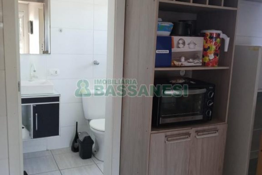 Apto Mobiliado com 40m², 1 dormitório, 1 vaga, no bairro Presidente Vargas em Caxias do Sul para Comprar