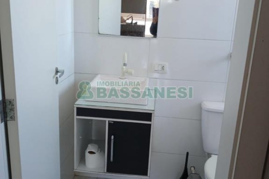 Apto Mobiliado com 40m², 1 dormitório, 1 vaga, no bairro Presidente Vargas em Caxias do Sul para Comprar