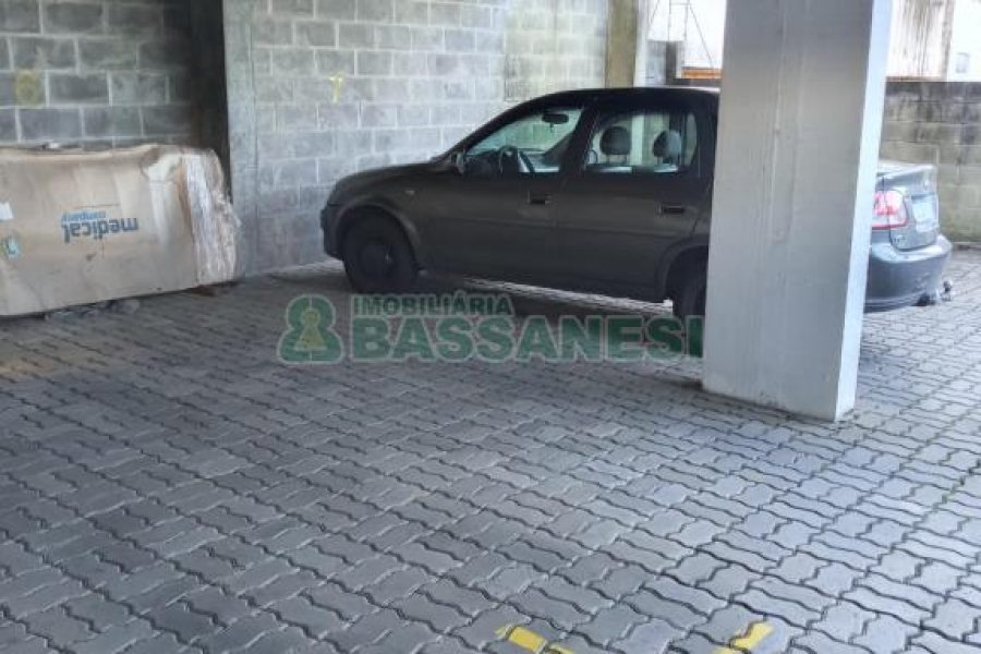 Apto Mobiliado com 40m², 1 dormitório, 1 vaga, no bairro Presidente Vargas em Caxias do Sul para Comprar