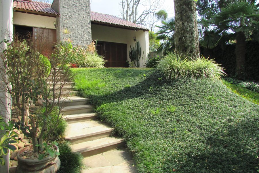 Casa com 238m², 4 dormitórios, 3 vagas, no bairro Sagrada Família em Caxias do Sul para Comprar