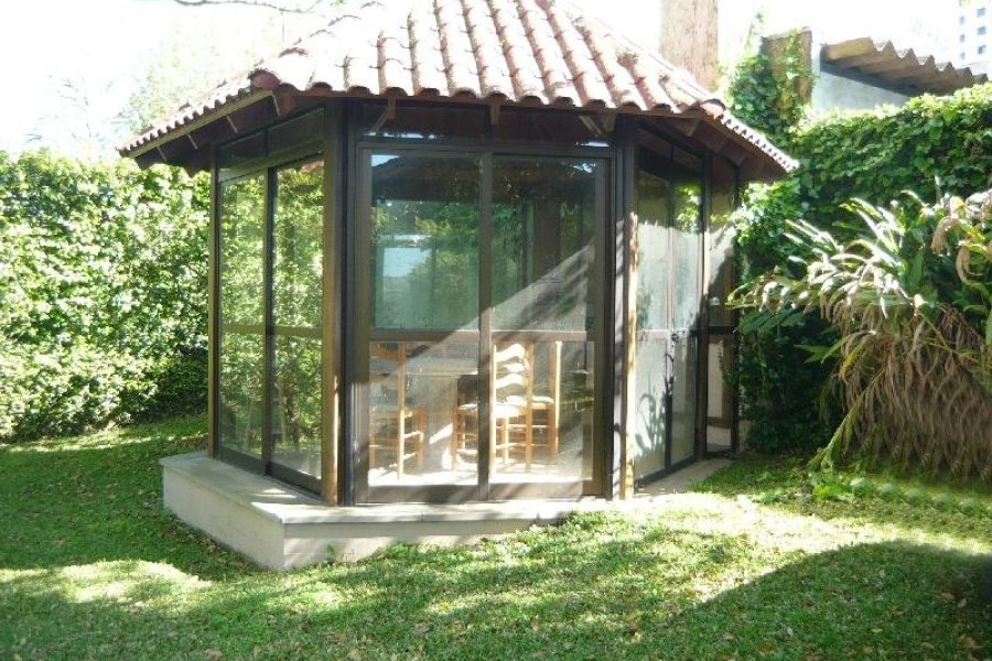 Casa com 238m², 4 dormitórios, 3 vagas, no bairro Sagrada Família em Caxias do Sul para Comprar