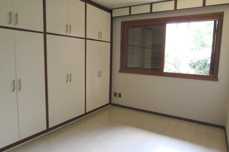 Casa com 238m², 4 dormitórios, 3 vagas, no bairro Sagrada Família em Caxias do Sul para Comprar