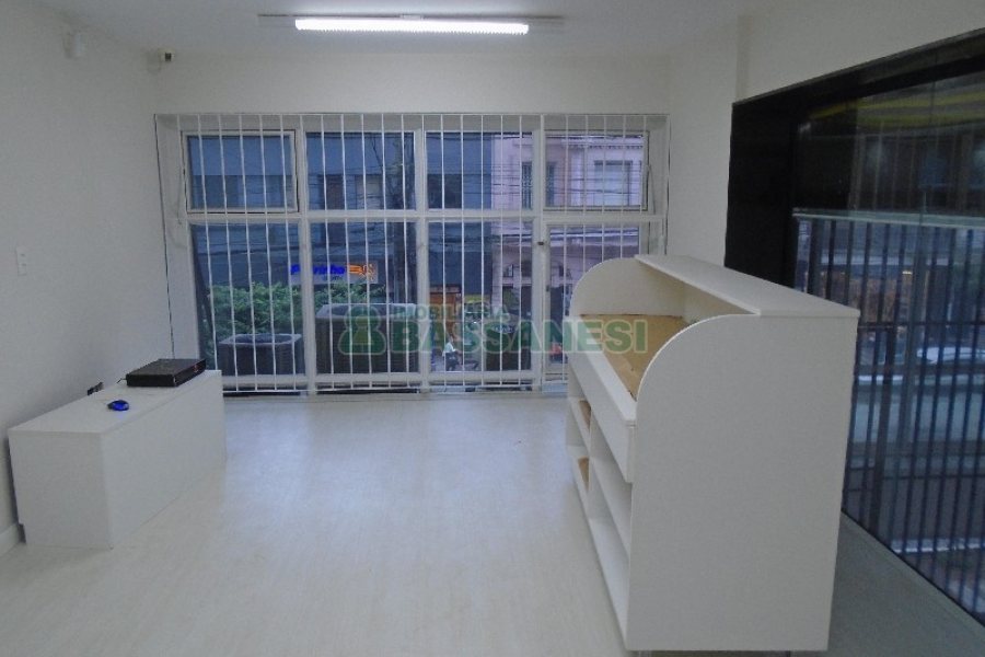 Sala com 20m², no bairro Centro em Caxias do Sul para Alugar