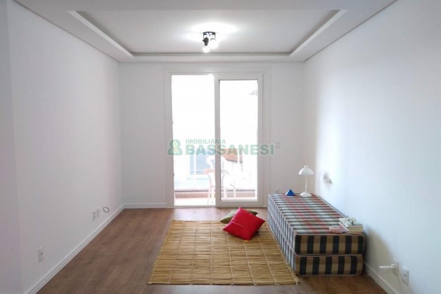 Apartamento com 78m², 2 dormitórios, 2 vagas, no bairro Panazzolo em Caxias do Sul para Comprar