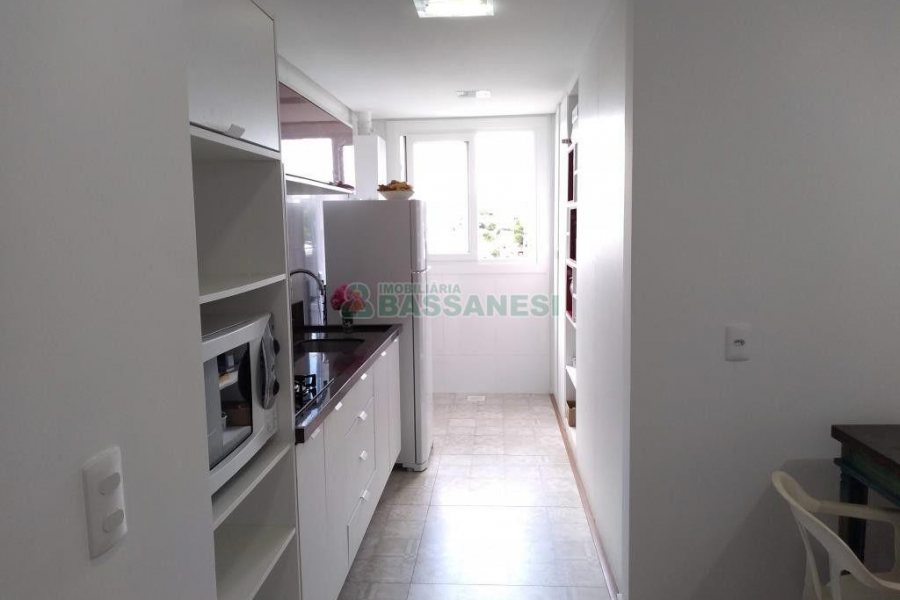 Apartamento com 78m², 2 dormitórios, 2 vagas, no bairro Panazzolo em Caxias do Sul para Comprar