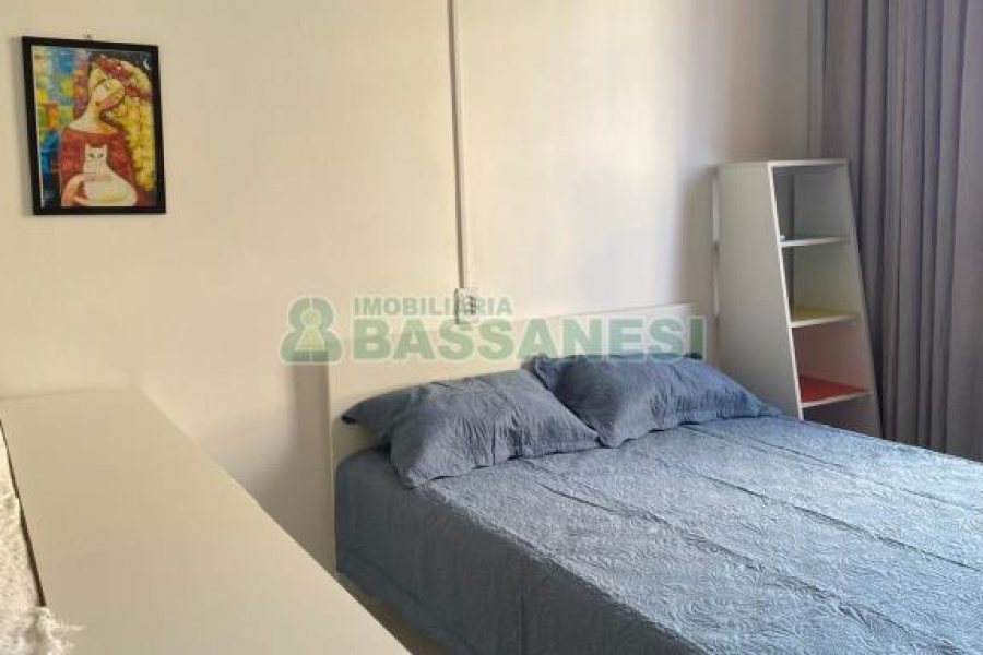 Kitinete com 29m², 1 dormitório, no bairro Centro em Caxias do Sul para Comprar