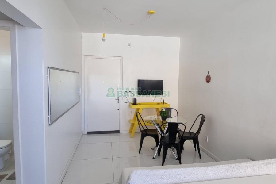 Kitinete com 29m², 1 dormitório, no bairro Centro em Caxias do Sul para Comprar