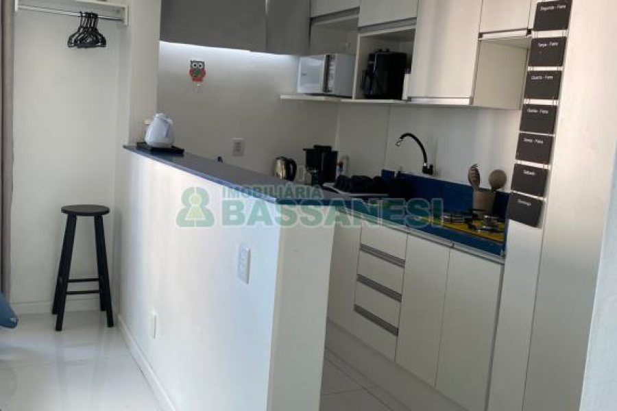 Kitinete com 29m², 1 dormitório, no bairro Centro em Caxias do Sul para Comprar