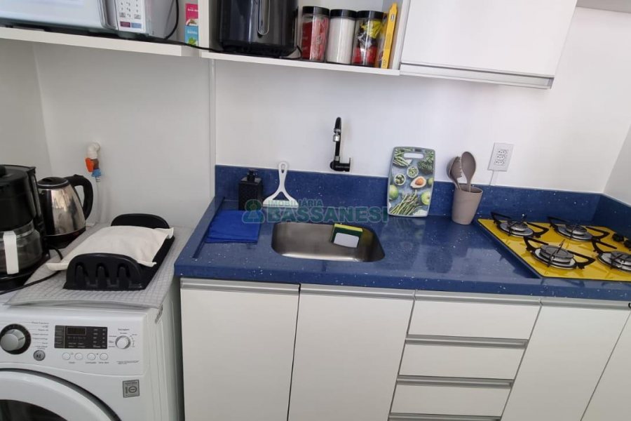 Kitinete com 29m², 1 dormitório, no bairro Centro em Caxias do Sul para Comprar