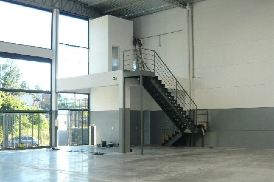 Pavilhão com 576m², no bairro Marechal Floriano em Caxias do Sul para Comprar