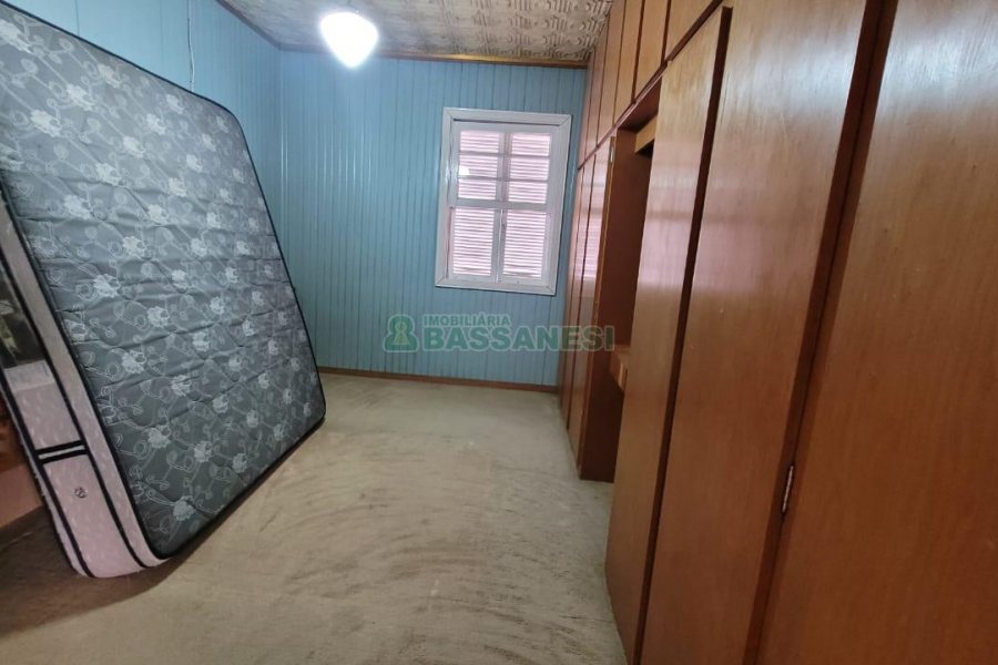 Casa com 150m², 3 dormitórios, 3 vagas, no bairro Panazzolo em Caxias do Sul para Alugar