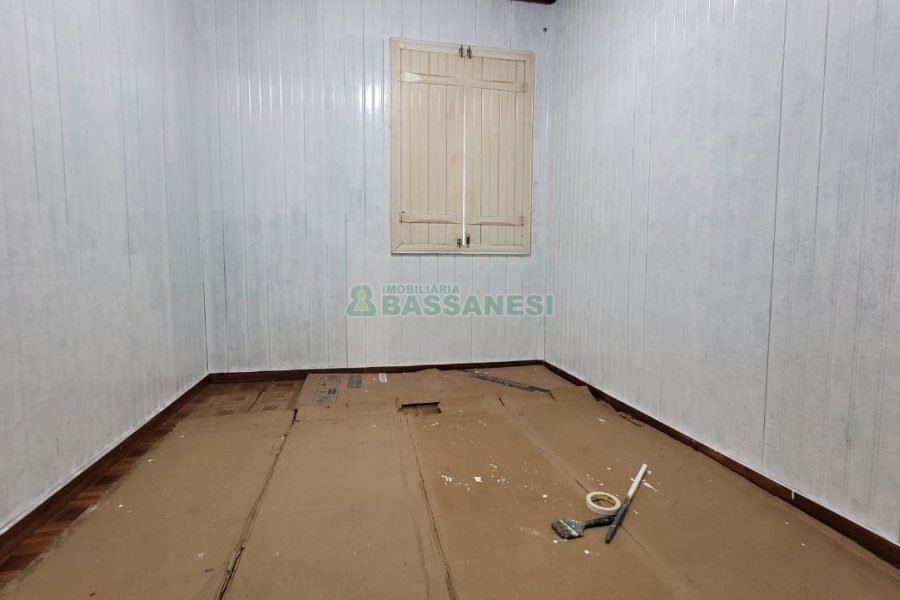Casa com 150m², 3 dormitórios, 3 vagas, no bairro Panazzolo em Caxias do Sul para Alugar