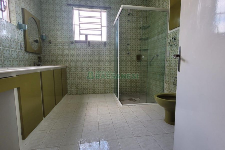 Casa com 150m², 3 dormitórios, 3 vagas, no bairro Panazzolo em Caxias do Sul para Alugar