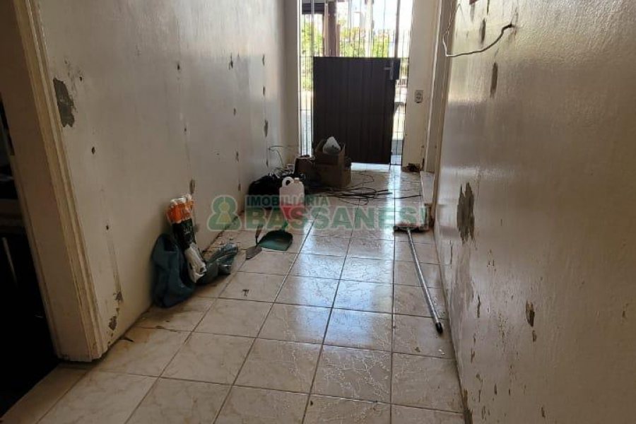 Casa com 150m², 3 dormitórios, 3 vagas, no bairro Panazzolo em Caxias do Sul para Alugar