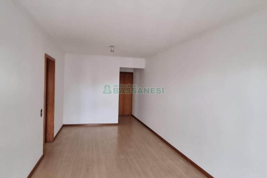 Apartamento com 90m², 2 dormitórios, 1 vaga, no bairro Madureira em Caxias do Sul para Alugar ou Comprar