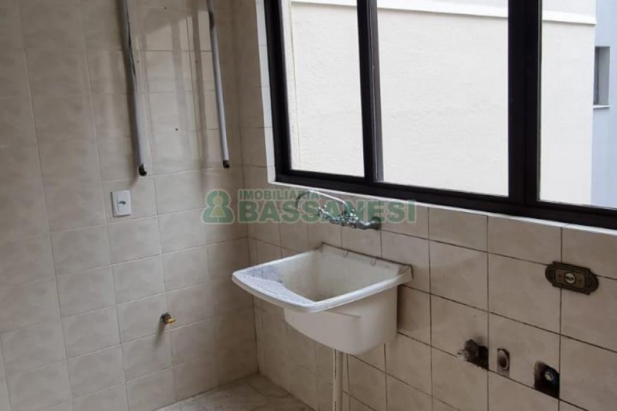 Apartamento com 90m², 2 dormitórios, 1 vaga, no bairro Madureira em Caxias do Sul para Alugar ou Comprar