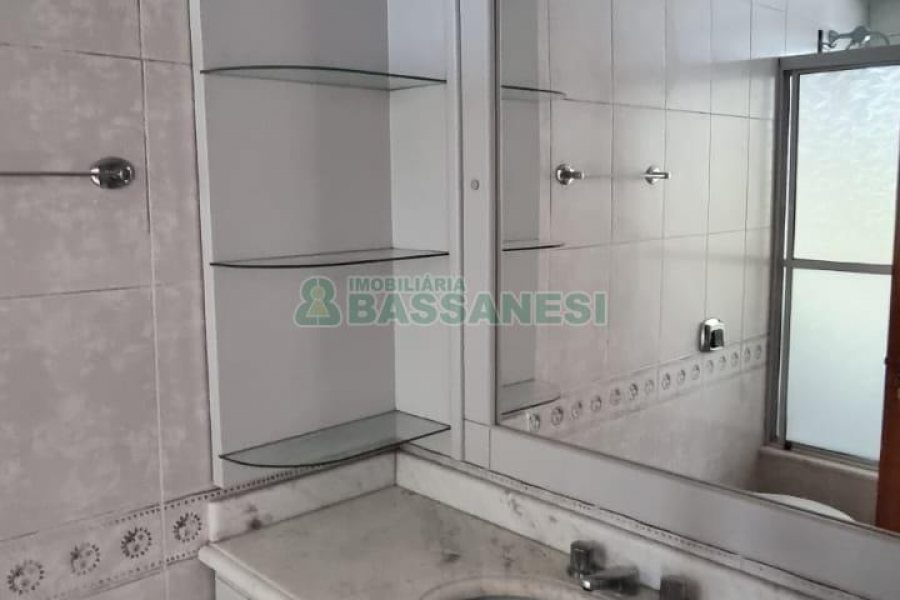 Apartamento com 90m², 2 dormitórios, 1 vaga, no bairro Madureira em Caxias do Sul para Alugar ou Comprar