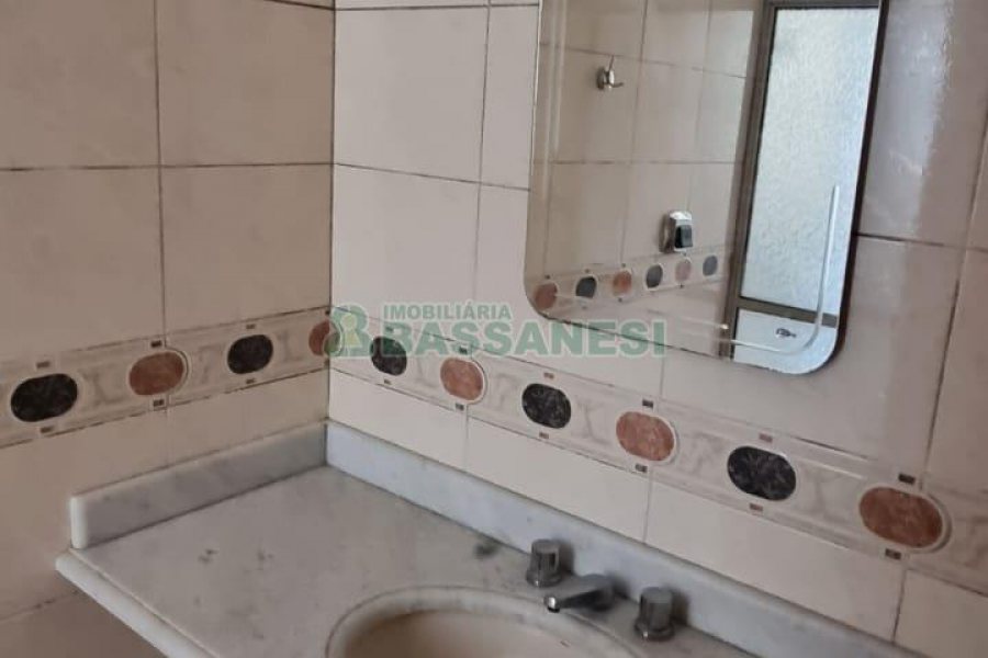 Apartamento com 90m², 2 dormitórios, 1 vaga, no bairro Madureira em Caxias do Sul para Alugar ou Comprar