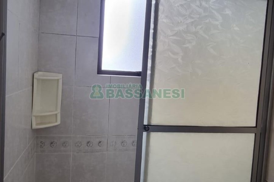 Apartamento com 90m², 2 dormitórios, 1 vaga, no bairro Madureira em Caxias do Sul para Alugar ou Comprar