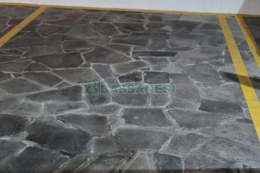 Apartamento com 90m², 2 dormitórios, 1 vaga, no bairro Madureira em Caxias do Sul para Alugar ou Comprar