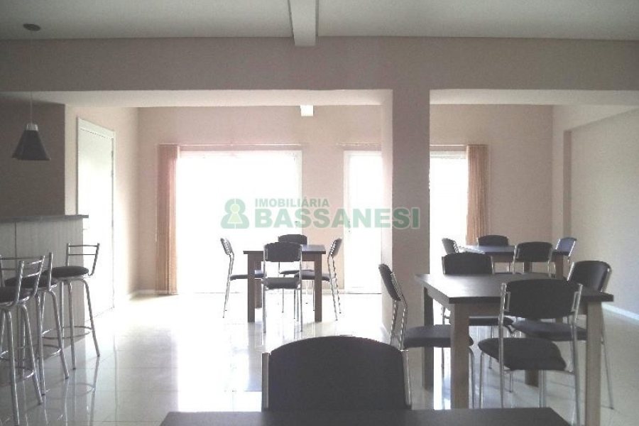 Apartamento com 52m², 1 dormitório, 1 vaga, no bairro Lourdes em Caxias do Sul para Alugar