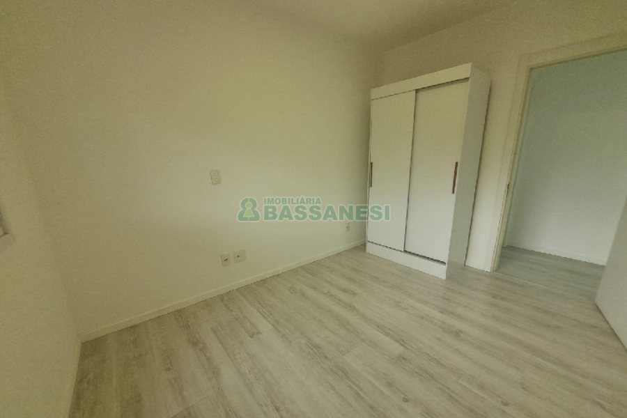 Apartamento com 52m², 1 dormitório, 1 vaga, no bairro Lourdes em Caxias do Sul para Alugar