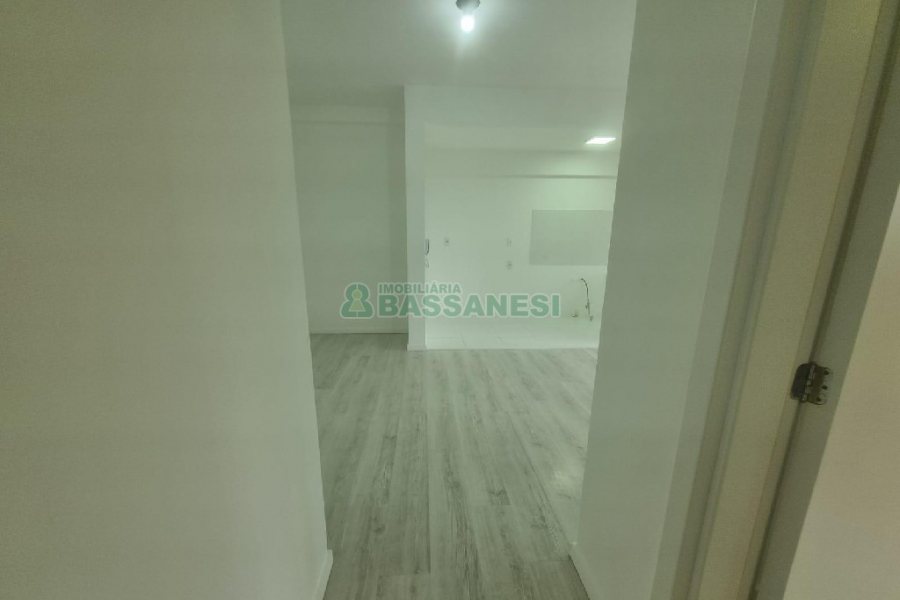 Apartamento com 52m², 1 dormitório, 1 vaga, no bairro Lourdes em Caxias do Sul para Alugar