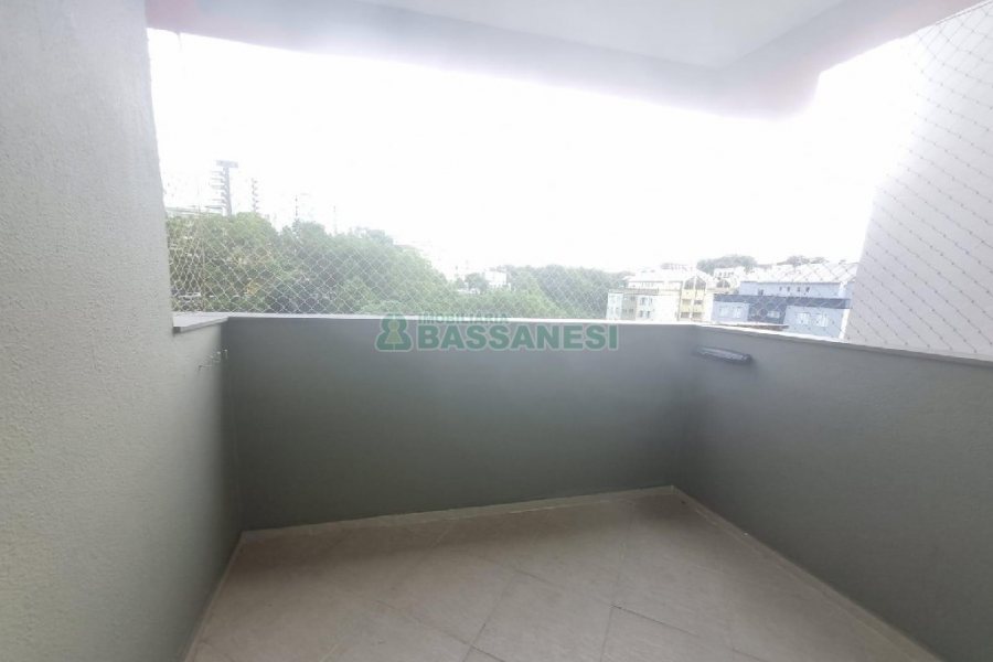 Apartamento com 52m², 1 dormitório, 1 vaga, no bairro Lourdes em Caxias do Sul para Alugar