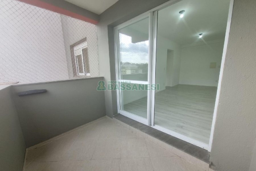 Apartamento com 52m², 1 dormitório, 1 vaga, no bairro Lourdes em Caxias do Sul para Alugar