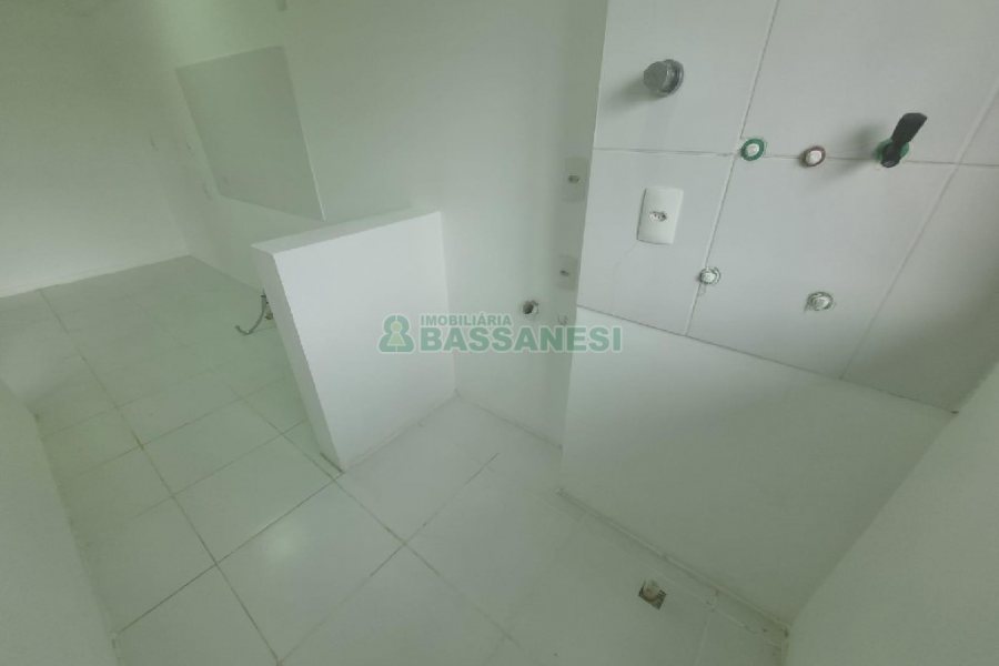 Apartamento com 52m², 1 dormitório, 1 vaga, no bairro Lourdes em Caxias do Sul para Alugar