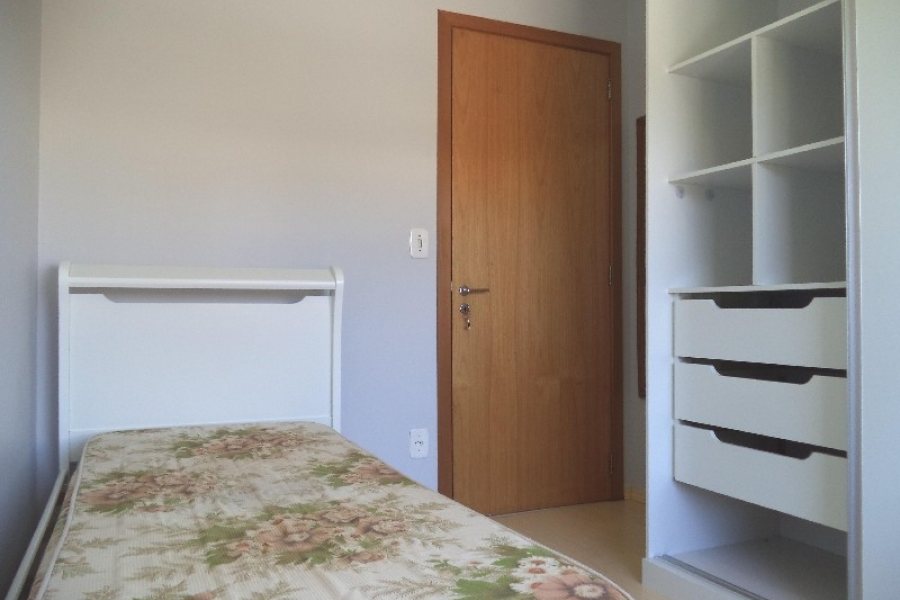 Apto Mobiliado com 45m², 1 dormitório, 1 vaga, no bairro Petrópolis em Caxias do Sul para Comprar