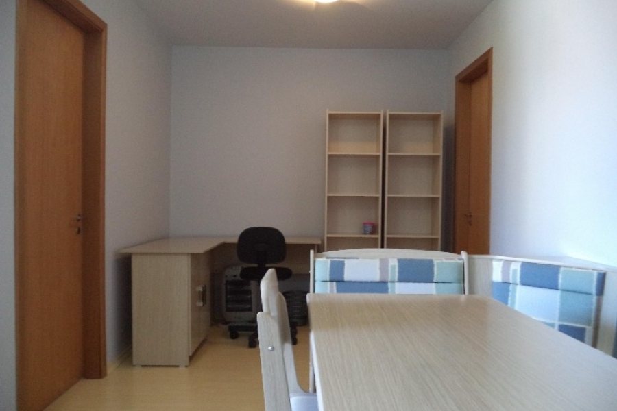 Apto Mobiliado com 45m², 1 dormitório, 1 vaga, no bairro Petrópolis em Caxias do Sul para Comprar