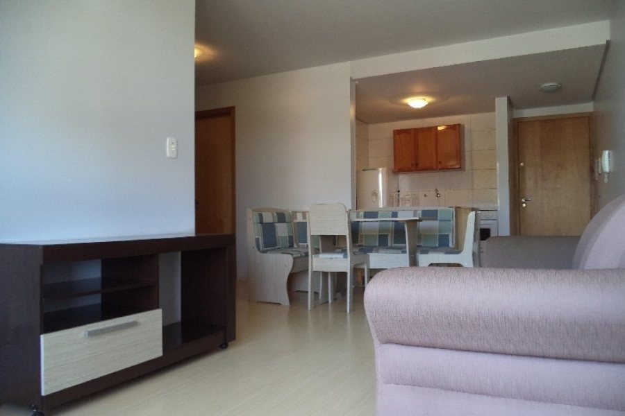 Apto Mobiliado com 45m², 1 dormitório, 1 vaga, no bairro Petrópolis em Caxias do Sul para Comprar