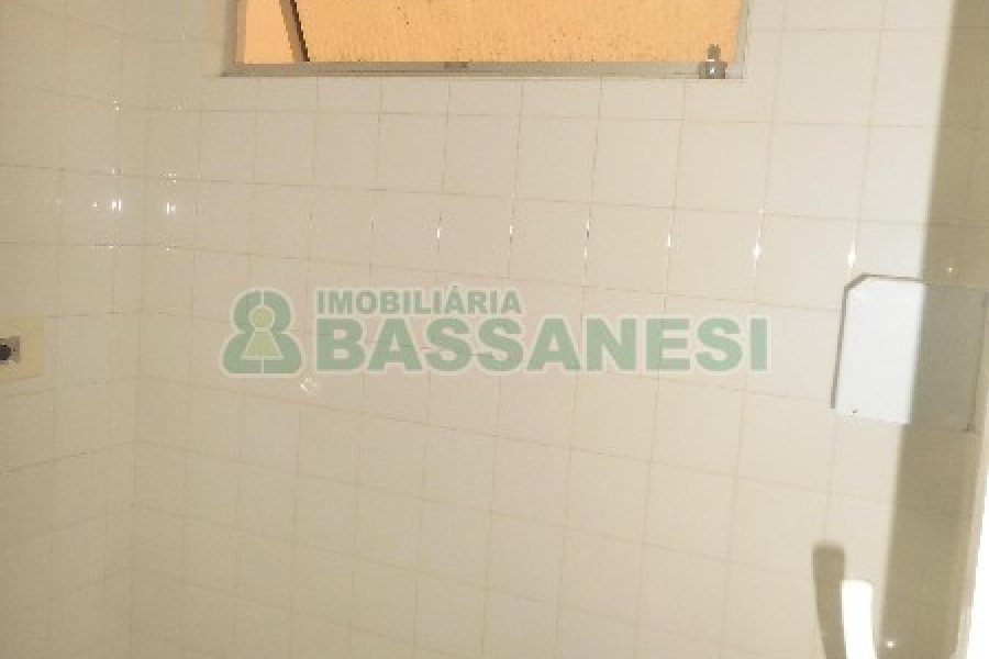 Sala com 19m², no bairro Centro em Caxias do Sul para Alugar