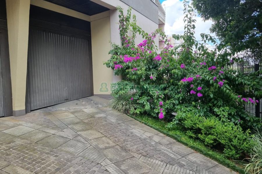 Apartamento com 67m², 2 dormitórios, 2 vagas, no bairro Panazzolo em Caxias do Sul para Comprar