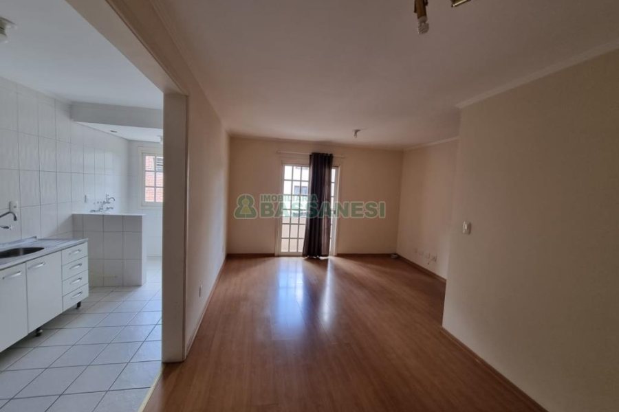 Apartamento com 67m², 2 dormitórios, 2 vagas, no bairro Panazzolo em Caxias do Sul para Comprar