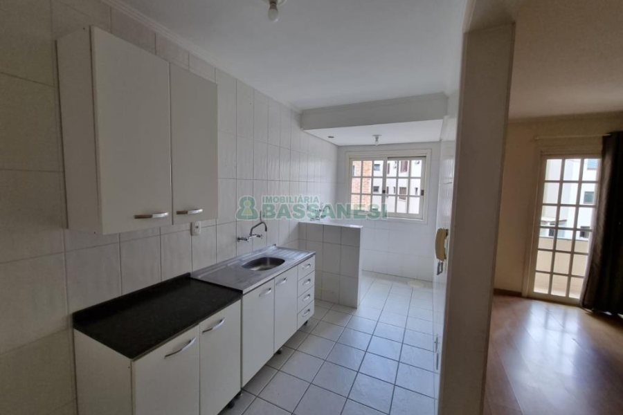 Apartamento com 67m², 2 dormitórios, 2 vagas, no bairro Panazzolo em Caxias do Sul para Comprar