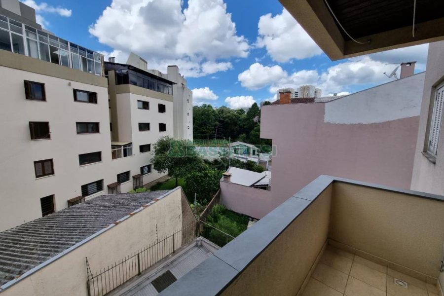 Apartamento com 67m², 2 dormitórios, 2 vagas, no bairro Panazzolo em Caxias do Sul para Comprar