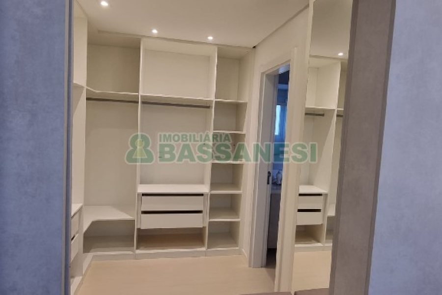 Apartamento com 106m², 3 dormitórios, 2 vagas, no bairro Panazzolo em Caxias do Sul para Comprar