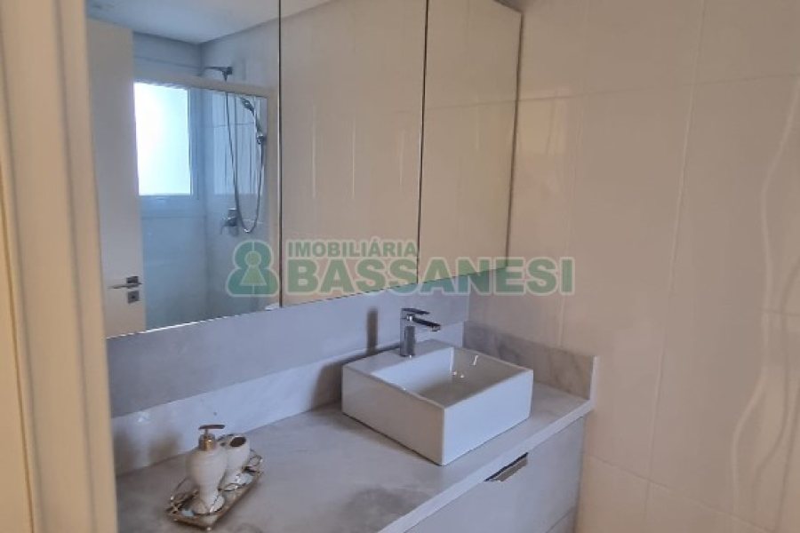 Apartamento com 106m², 3 dormitórios, 2 vagas, no bairro Panazzolo em Caxias do Sul para Comprar